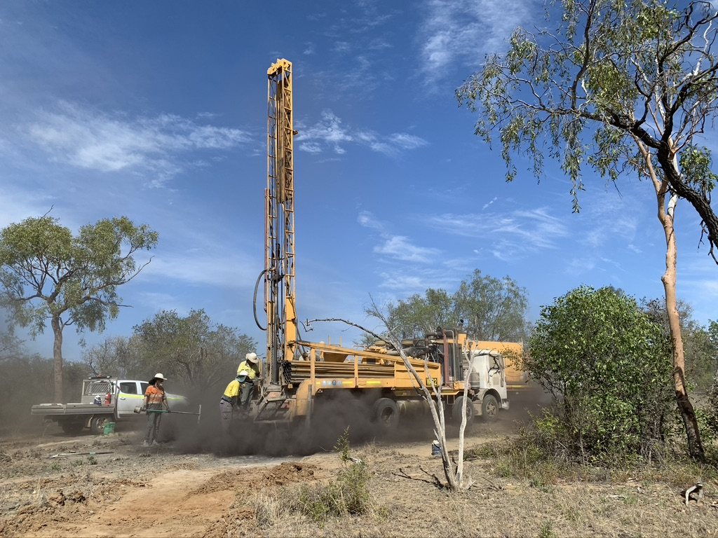 Exploration drill rig
